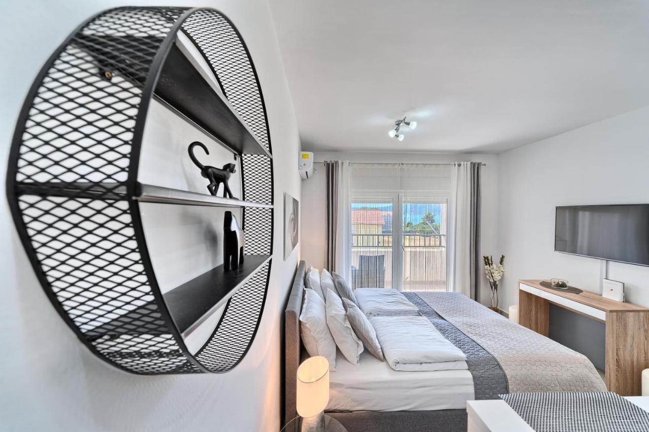 Modern Apartments With Sea View 150 Meters To Beach Kastela Exterior photo