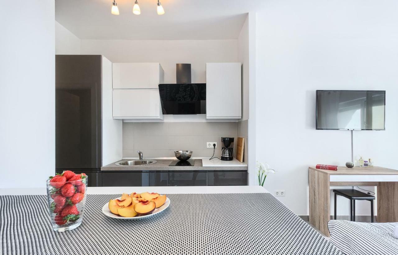 Modern Apartments With Sea View 150 Meters To Beach Kastela Exterior photo